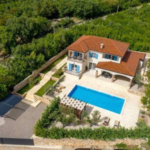 OTOK KRK, KRAS - Autentična kamena vila s bazenom i boćalištem u srcu otoka Krka