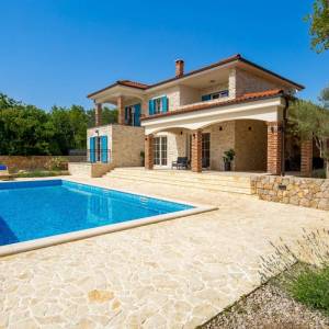 OTOK KRK, KRAS - Autentična kamena vila s bazenom i boćalištem u srcu otoka Krka