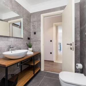 OTOK KRK, KRAS - Autentična kamena vila s bazenom i boćalištem u srcu otoka Krka