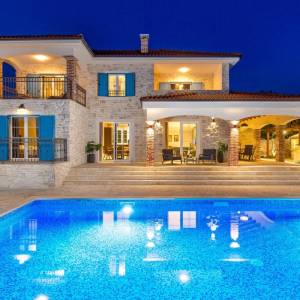 OTOK KRK, KRAS - Autentična kamena vila s bazenom i boćalištem u srcu otoka Krka