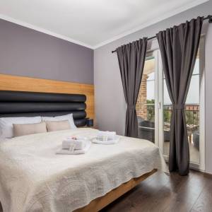 OTOK KRK, KRAS - Autentična kamena vila s bazenom i boćalištem u srcu otoka Krka