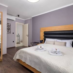 OTOK KRK, KRAS - Autentična kamena vila s bazenom i boćalištem u srcu otoka Krka