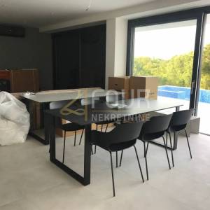 Otok Krk, Krk, novogradnja, vila s bazenom