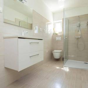 OTOK KRK - Kuća s bazenom 100 metara od mora!