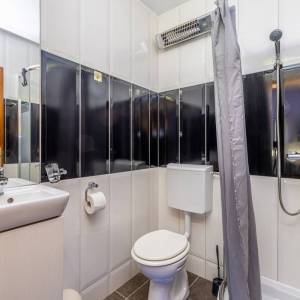 OTOK KRK - Kuća s bazenom na mirnoj lokaciji s pogledom na more