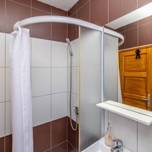 OTOK KRK - Kuća s bazenom na mirnoj lokaciji s pogledom na more