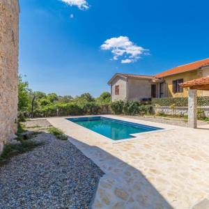 OTOK KRK - Kuća s bazenom