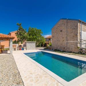 OTOK KRK - Kuća s bazenom
