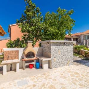 OTOK KRK - Kuća s bazenom