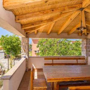 OTOK KRK - Kuća s bazenom