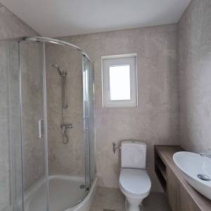 OTOK KRK - Kuća s dva dvoetažna stana i bazenom