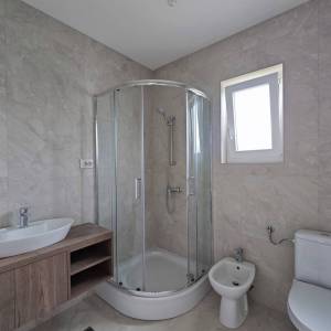 OTOK KRK - Kuća s dva dvoetažna stana i bazenom