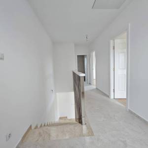 OTOK KRK - Kuća s dva dvoetažna stana i bazenom