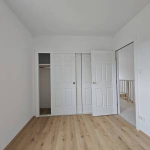 OTOK KRK - Kuća s dva dvoetažna stana i bazenom