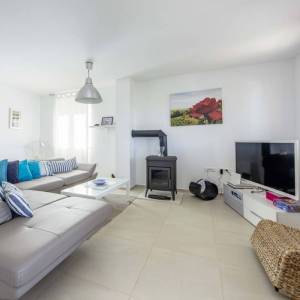 OTOK KRK, LINARDIĆI - Kuća s bazenom i pogledom na more