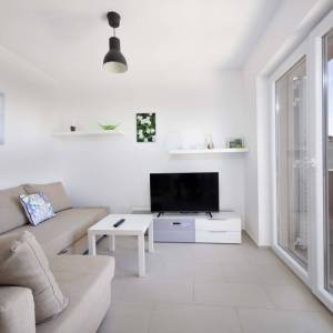 OTOK KRK, LINARDIĆI - Kuća s bazenom i pogledom na more