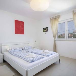 OTOK KRK, LINARDIĆI - Kuća s bazenom i pogledom na more