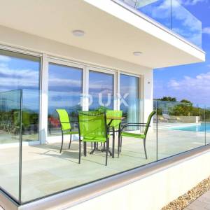 OTOK KRK, LINARDIĆI - Moderna kuća sa bazenom