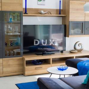 OTOK KRK, LINARDIĆI - Moderna kuća sa bazenom