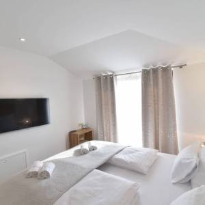 OTOK KRK - Luksuzna vila s unutarnjim bazenom