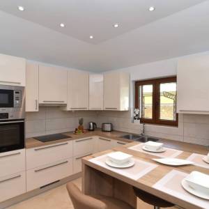 OTOK KRK - Luksuzna vila s unutarnjim bazenom