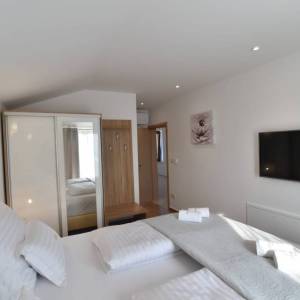 OTOK KRK - Luksuzna vila s unutarnjim bazenom