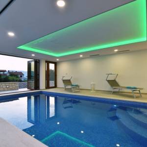 OTOK KRK - Luksuzna vila s unutarnjim bazenom