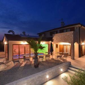 OTOK KRK - Luksuzna vila s unutarnjim bazenom