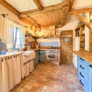 OTOK KRK, MALINISKA – Rustikalna kuća s bazenom i pogledom na more