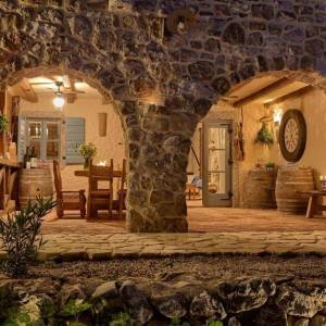 OTOK KRK, MALINISKA – Rustikalna kuća s bazenom i pogledom na more