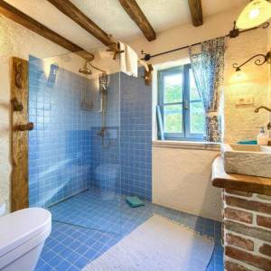 OTOK KRK, MALINISKA – Rustikalna kuća s bazenom i pogledom na more