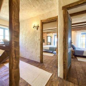 OTOK KRK, MALINISKA – Rustikalna kuća s bazenom i pogledom na more