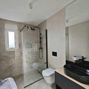 Otok Krk, Malinska - apartman u prizemlju s bazenom