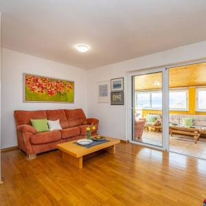 OTOK KRK, Malinska – Dvojna kuća na mirnoj lokaciji blizu plaže 