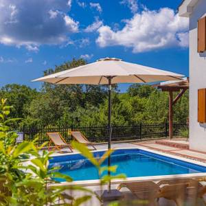 OTOK KRK,  MALINSKA - Dvojna kuća s bazenom za turistički najam