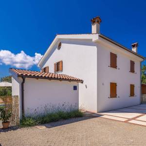 OTOK KRK,  MALINSKA - Dvojna kuća s bazenom za turistički najam