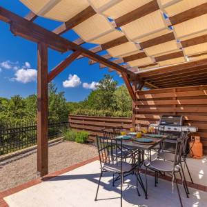 OTOK KRK,  MALINSKA - Dvojna kuća s bazenom za turistički najam