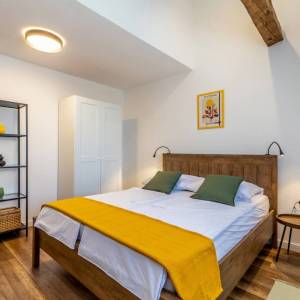 OTOK KRK,  MALINSKA - Dvojna kuća s bazenom za turistički najam