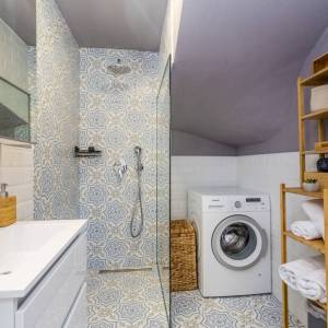 OTOK KRK,  MALINSKA - Dvojna kuća s bazenom za turistički najam