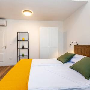 OTOK KRK,  MALINSKA - Dvojna kuća s bazenom za turistički najam