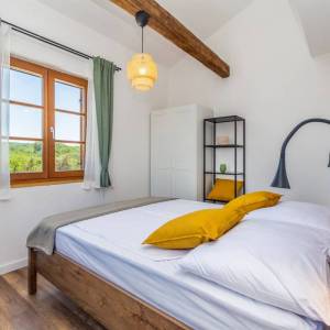 OTOK KRK,  MALINSKA - Dvojna kuća s bazenom za turistički najam