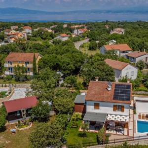 OTOK KRK,  MALINSKA - Dvojna kuća s bazenom za turistički najam