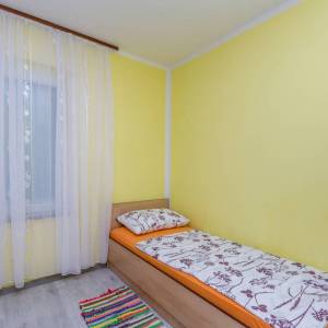 OTOK KRK, MALINSKA - Dvojna kuća s 4 apartmana i pogledom na more