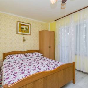 OTOK KRK, MALINSKA - Dvojna kuća s 4 apartmana i pogledom na more