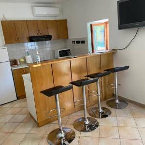 OTOK KRK, MALINSKA - Kuća prvi red do mora