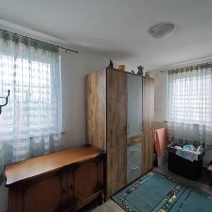 OTOK KRK, MALINSKA - Kućica u masliniku