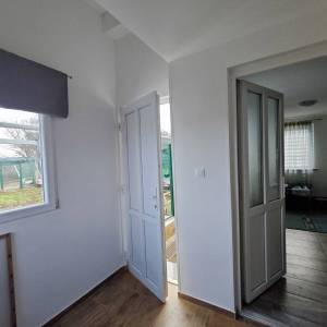 OTOK KRK, MALINSKA - Kućica u masliniku