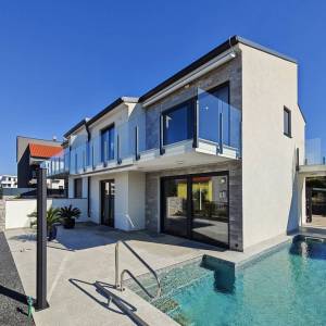 OTOK KRK, MALINSKA - Luksuzna dvojna kuća s panoramskim pogledom na more