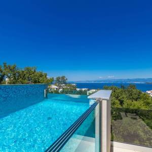 OTOK KRK, MALINSKA - Luksuzni penthouse s bazenom i panoramskim pogledom na more