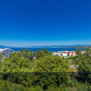 OTOK KRK, MALINSKA - Luksuzni penthouse s bazenom i panoramskim pogledom na more